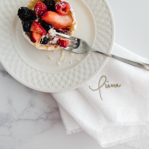 MONOGRAMMED DINNER NAPKINS WITH SIGNATURE
